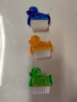 KARTÁČEK NA RUCE KAČENKA 5,5 CM